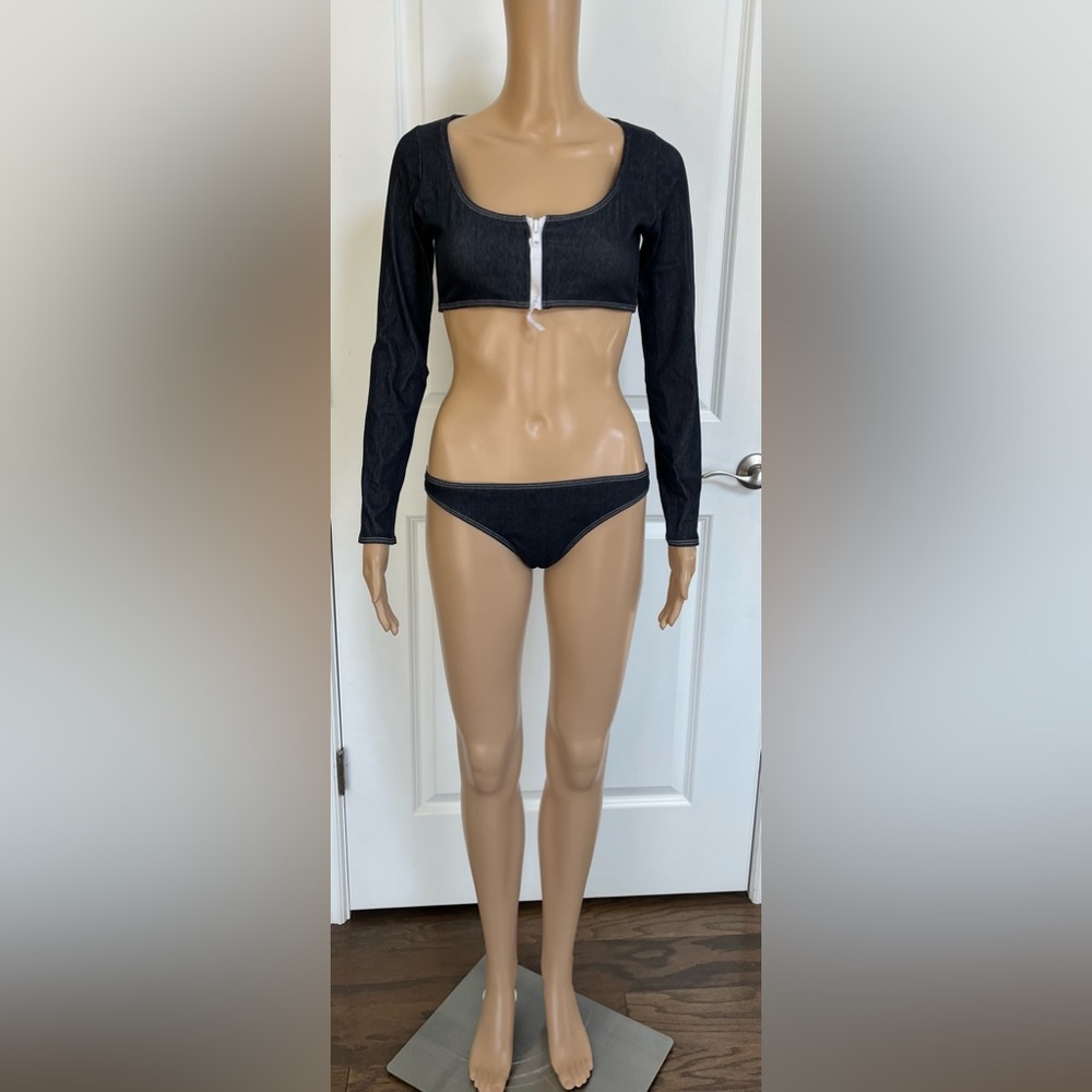 Solid Stripe Re/Done Cropped Rashguard Zip Top Bikini